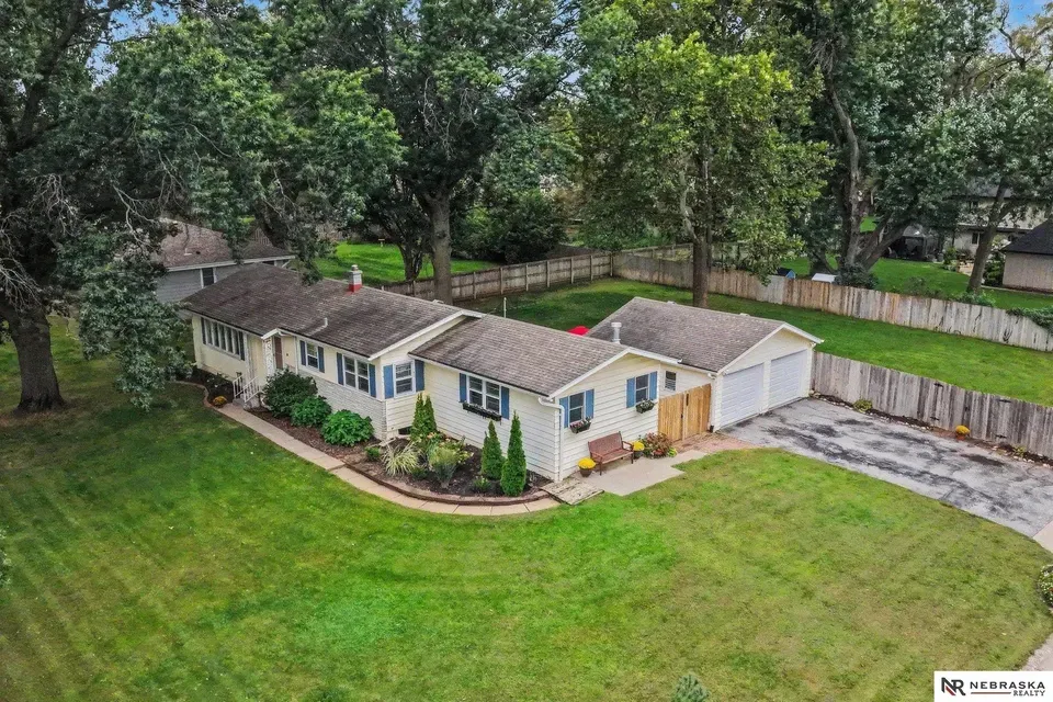 3 Bed 1 Bath Established Mid-Century Residence in Omaha, NE