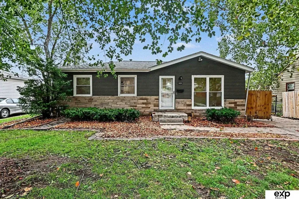 3 Bed 1 Bath Established Mid-Century Residence in Omaha, NE