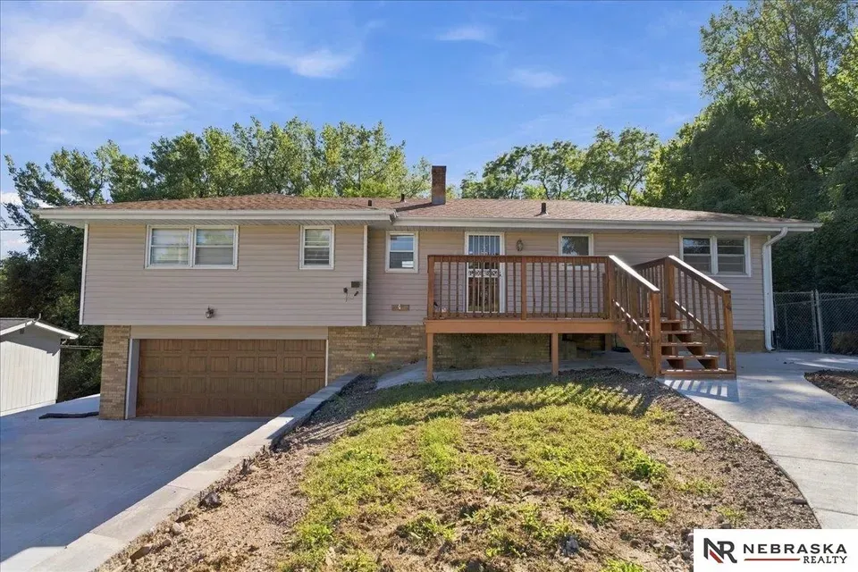 3 Bed 1 Bath Established Mid-Century Residence in Omaha, NE