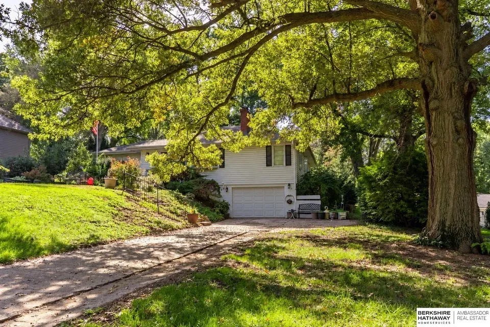3 Bed 1 Bath Established Mid-Century Residence in Omaha, NE - 5