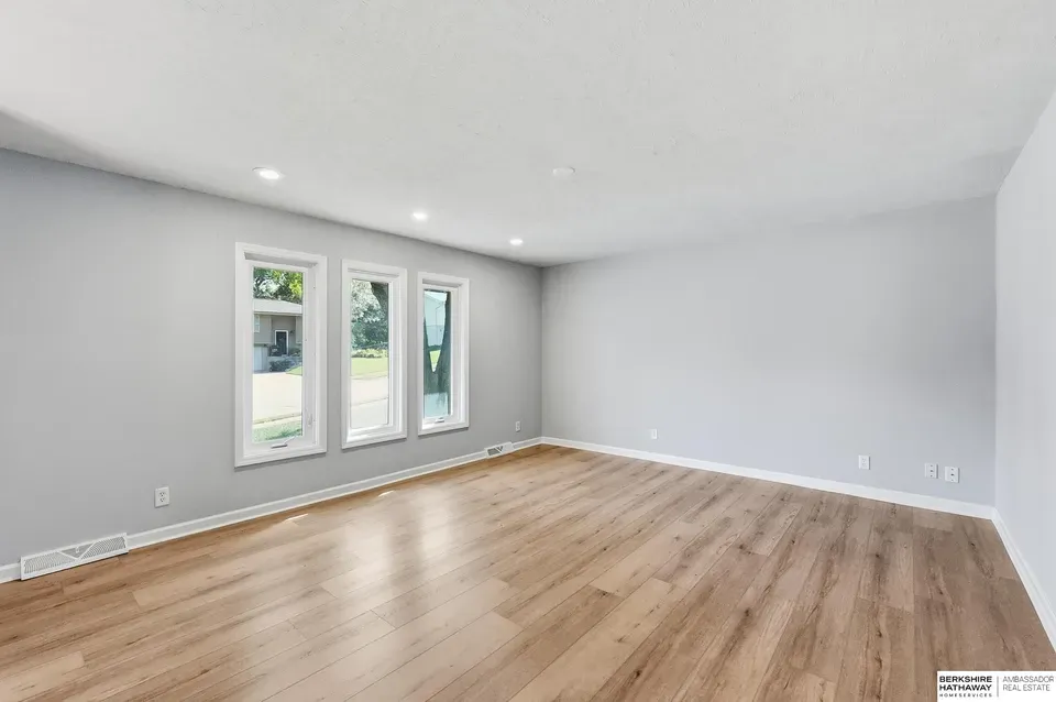 3 Bed 1 Bath Established Mid-Century Residence in Omaha, NE - 2