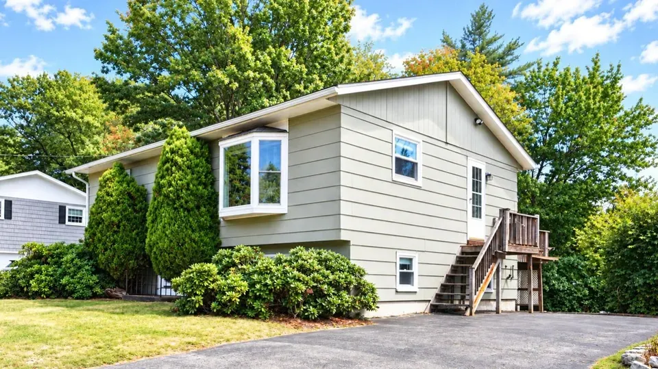 3 Bed 1 Bath Established Mid-Century Residence in Portland, ME - 2