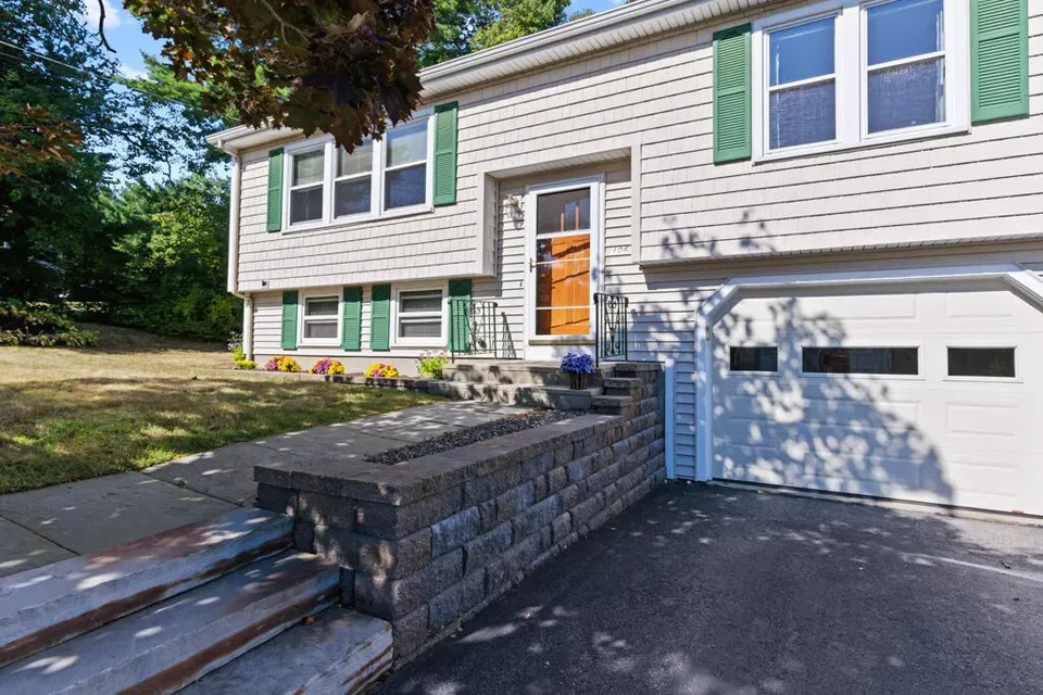 3 Bed 1 Bath Established Mid-Century Residence in Portland, ME - 2