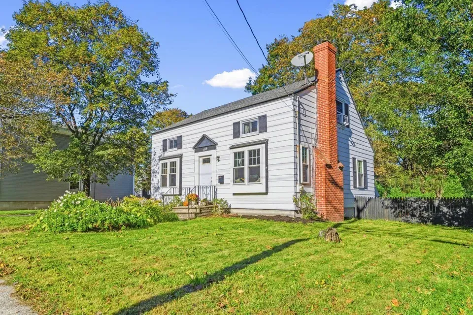 3 Bed 1 Bath Established Mid-Century Residence in Portland, ME - 2