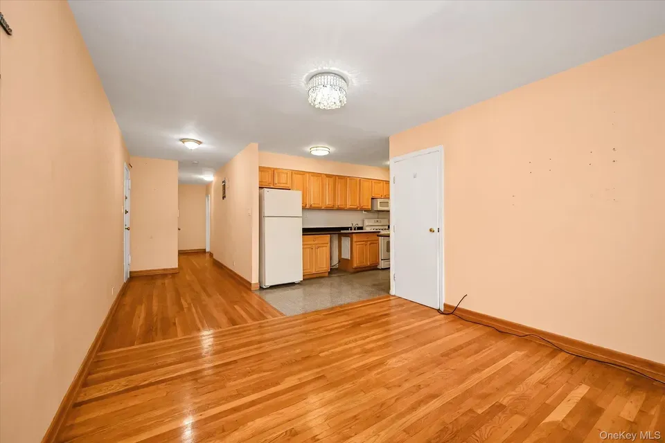 3 Bed 1 Bath Established Mid-Century Residence in Queens, NY - 3