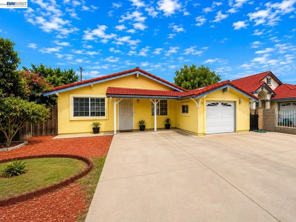 3 Bed 1 Bath Established Mid-Century Residence in San Jose, CA