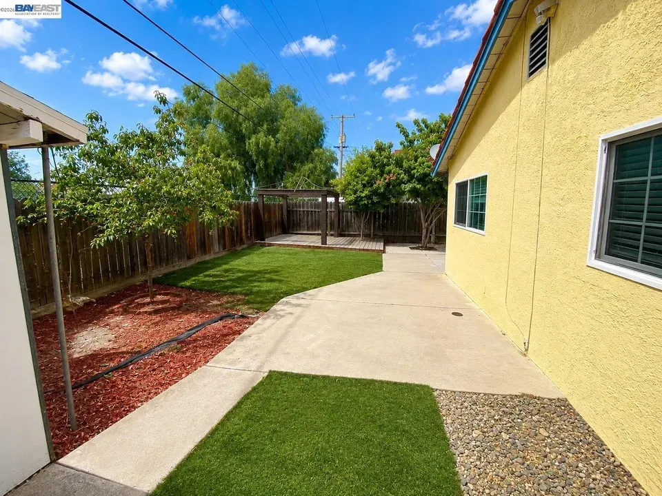 3 Bed 1 Bath Established Mid-Century Residence in San Jose, CA - 2
