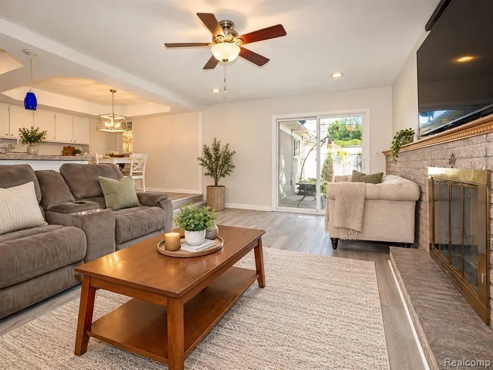 3 Bed 1 Bath Established Mid-Century Residence in Troy, MI - 3