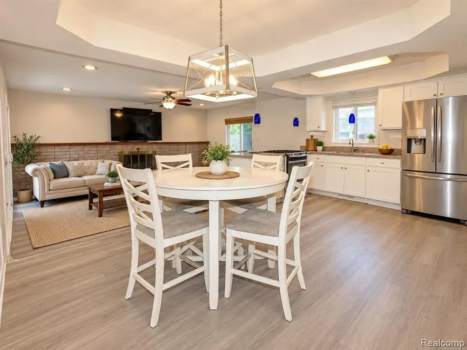 3 Bed 1 Bath Established Mid-Century Residence in Troy, MI - 5
