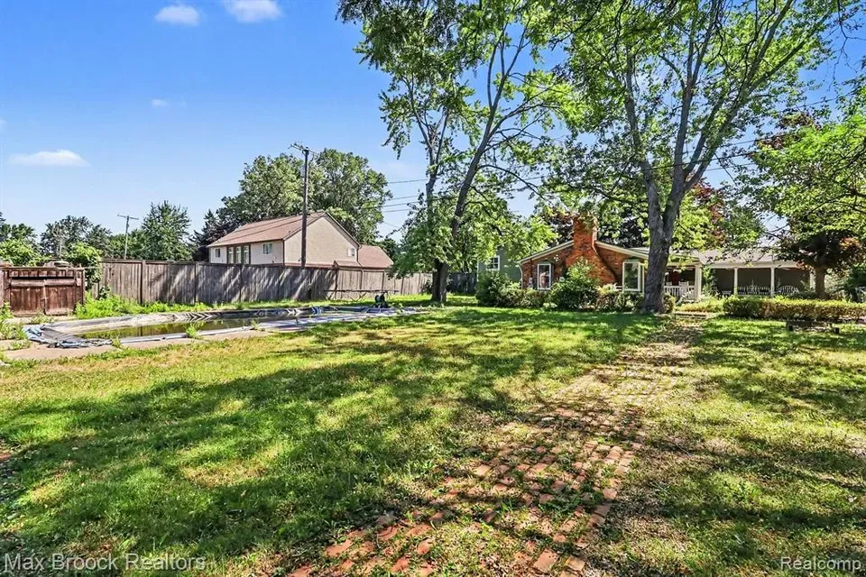 3 Bed 1 Bath Established Mid-Century Residence in Troy, MI - 5