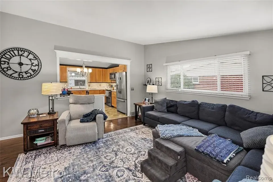 3 Bed 1 Bath Established Mid-Century Residence in Troy, MI - 3