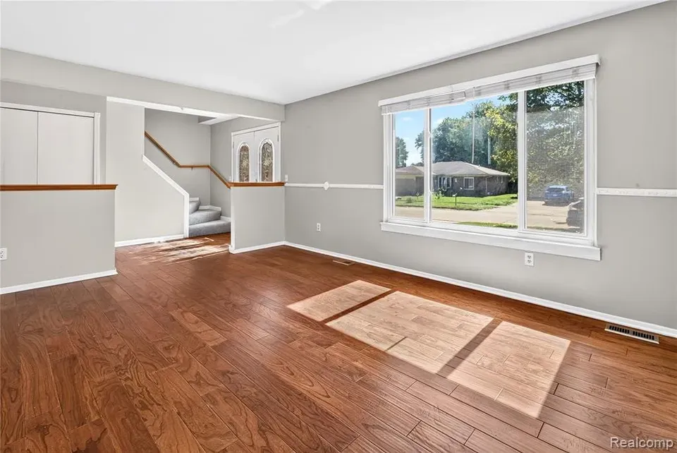 3 Bed 1 Bath Established Mid-Century Residence in Troy, MI - 4
