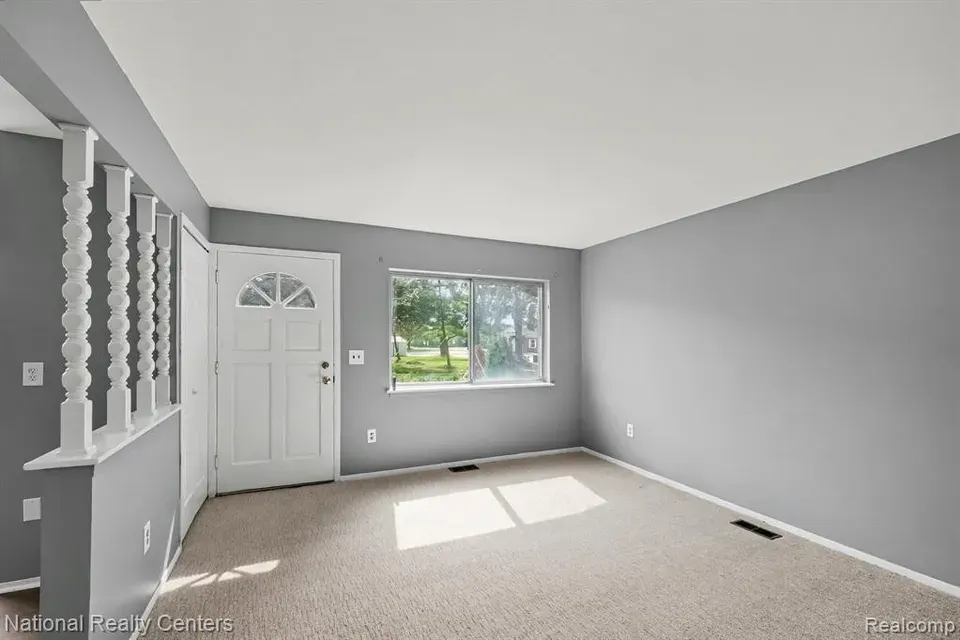 3 Bed 1 Bath Established Mid-Century Residence in Troy, MI - 3