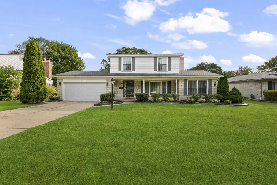 3 Bed 1 Bath Established Mid-Century Residence in Troy, MI - 3