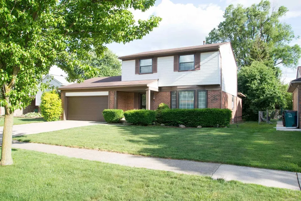 3 Bed 1 Bath Established Mid-Century Residence in Troy, MI - 1