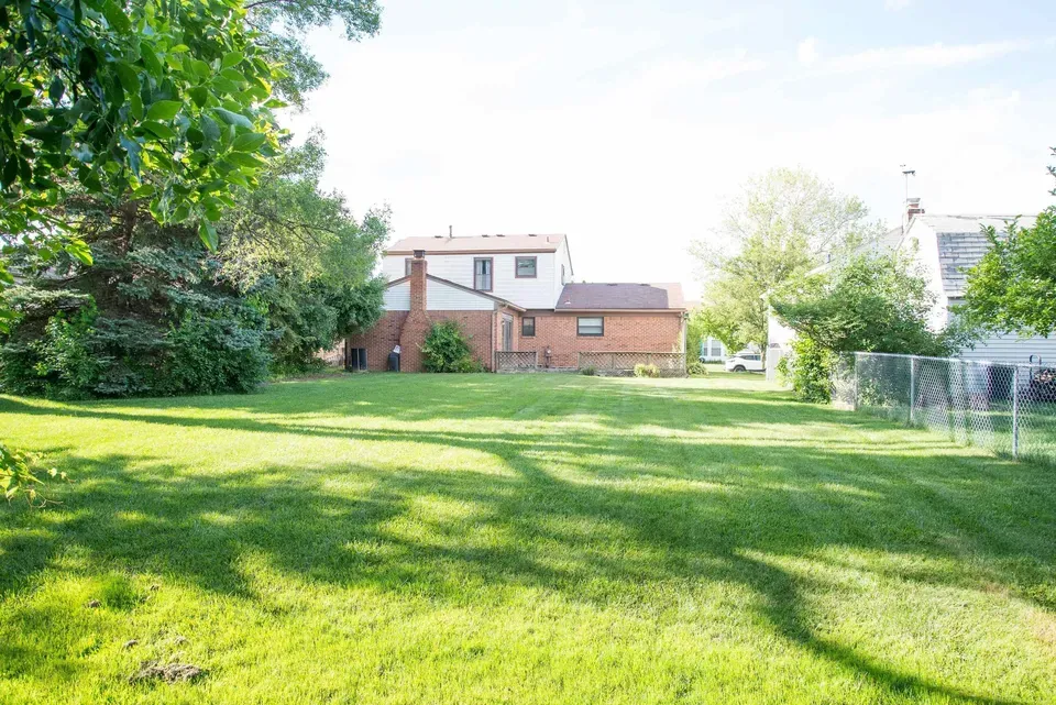 3 Bed 1 Bath Established Mid-Century Residence in Troy, MI - 3