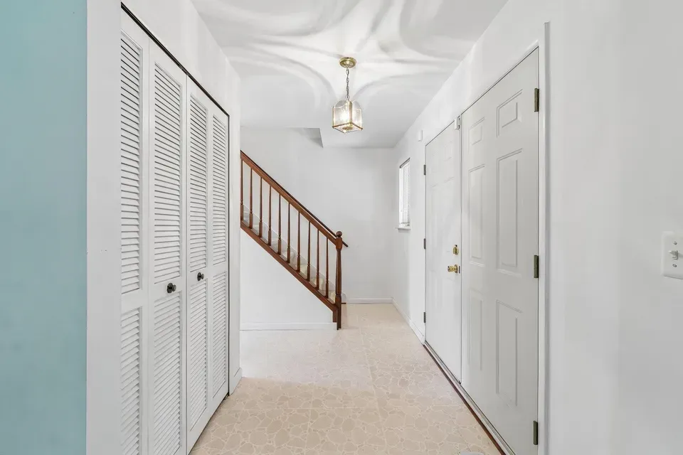 3 Bed 1 Bath Established Mid-Century Residence in Troy, MI - 2