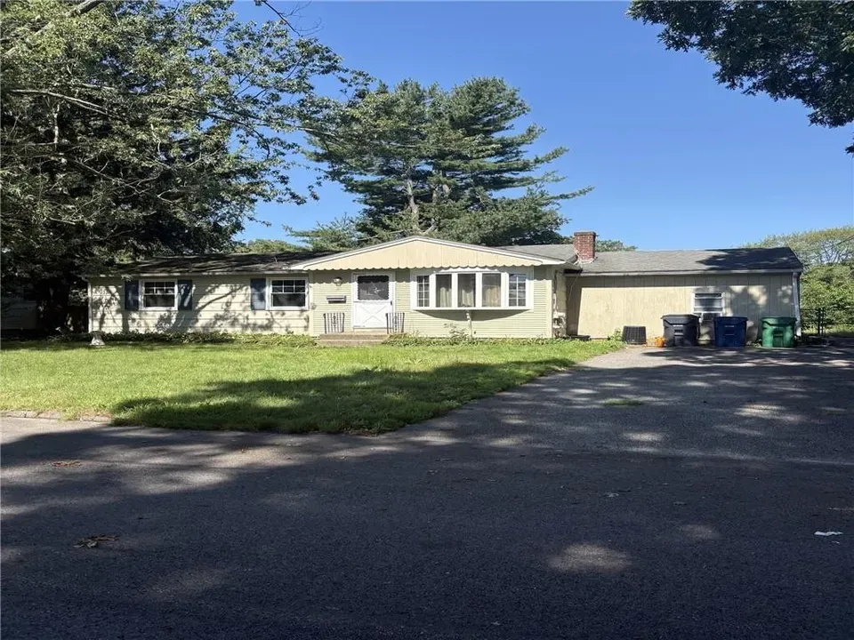 3 Bed 1 Bath Established Mid-Century Residence in Warwick, RI - 1