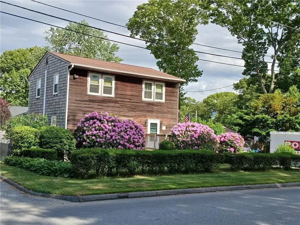 3 Bed 1 Bath Established Mid-Century Residence in Warwick, RI