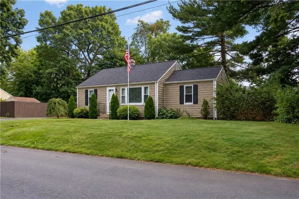 3 Bed 1 Bath Established Mid-Century Residence in Warwick, RI - 3