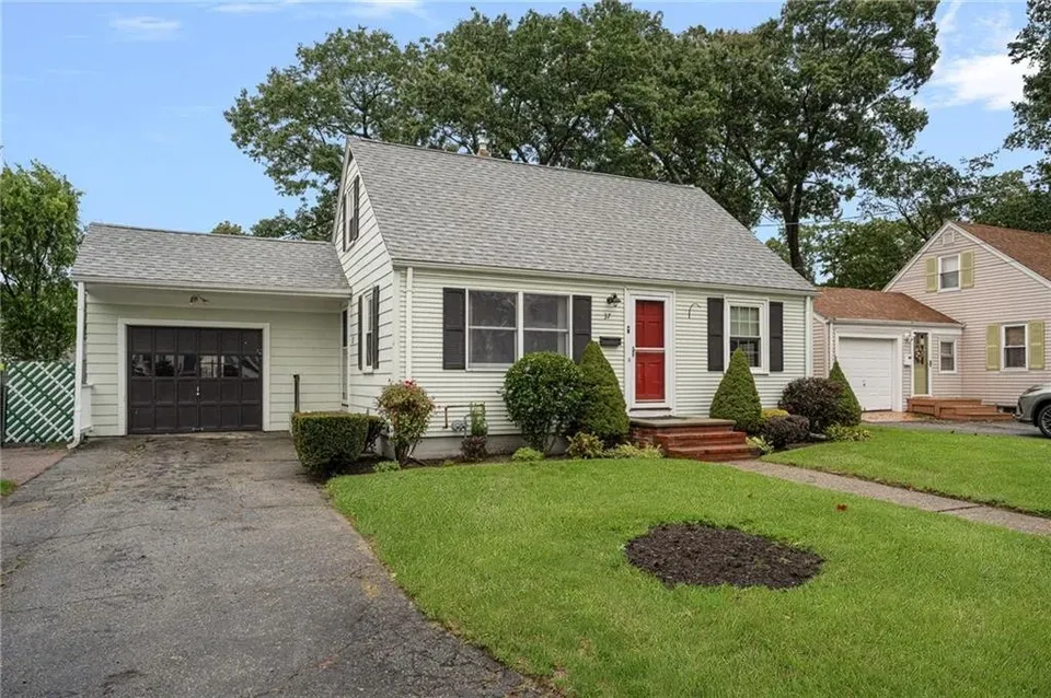3 Bed 1 Bath Established Mid-Century Residence in Warwick, RI