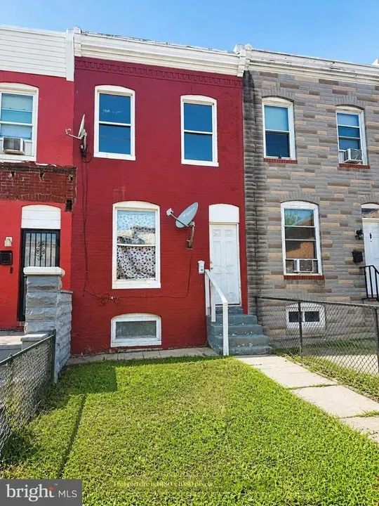 3 Bed 1 Bath Established Multi-Level Townhouse in Baltimore, MD