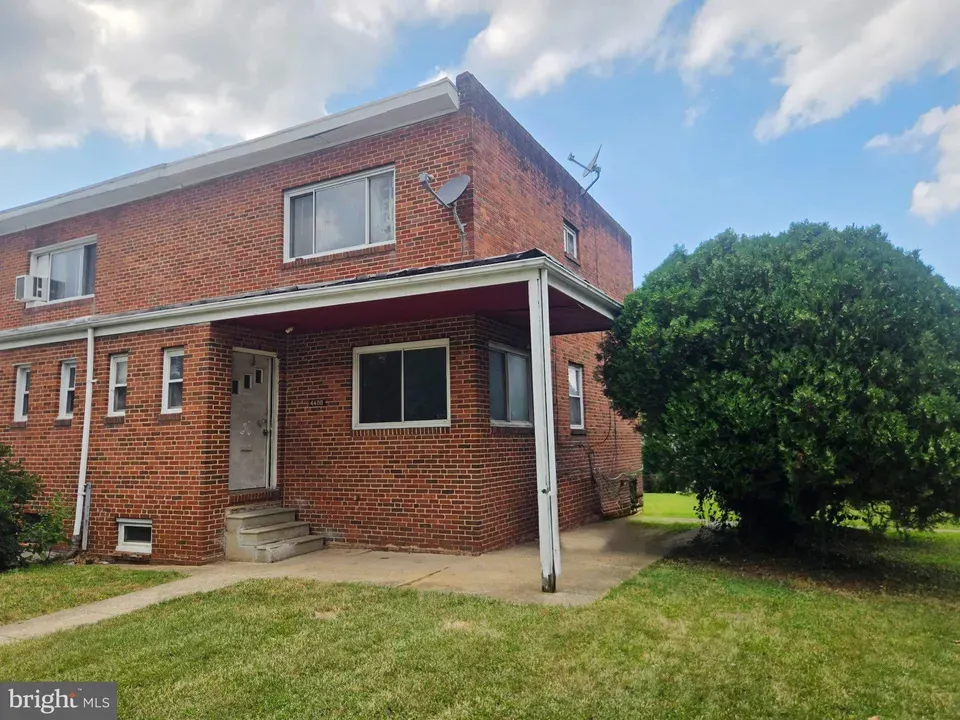 3 Bed 1 Bath Established Multi-Level Townhouse in Baltimore, MD