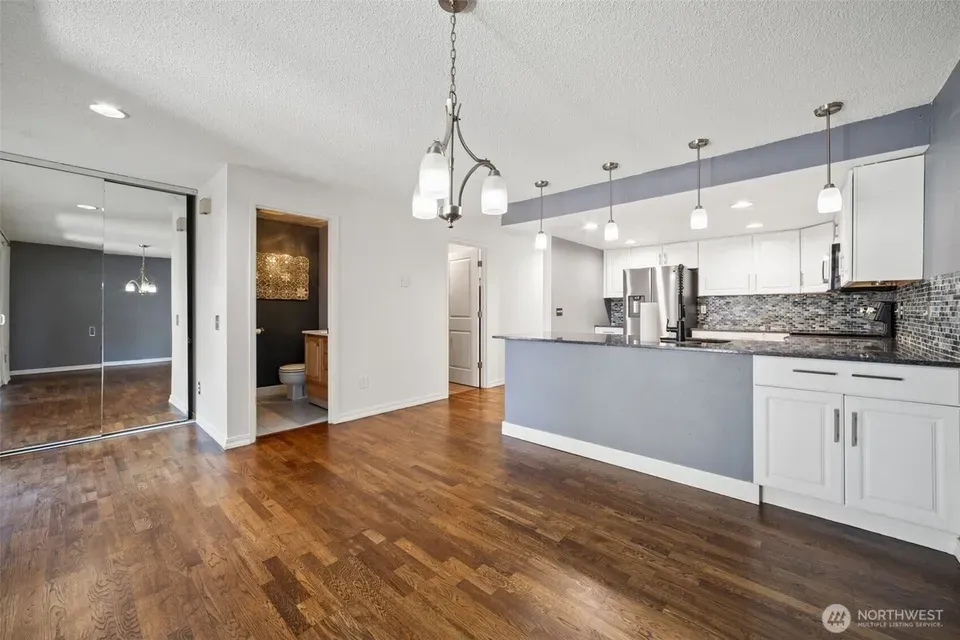 3 Bed 1 Bath Established Multi-Level Townhouse in Bellevue, WA - 5