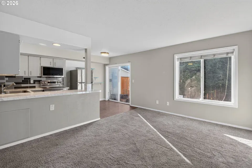 3 Bed 1 Bath Established Multi-Level Townhouse in Hillsboro, OR - 5