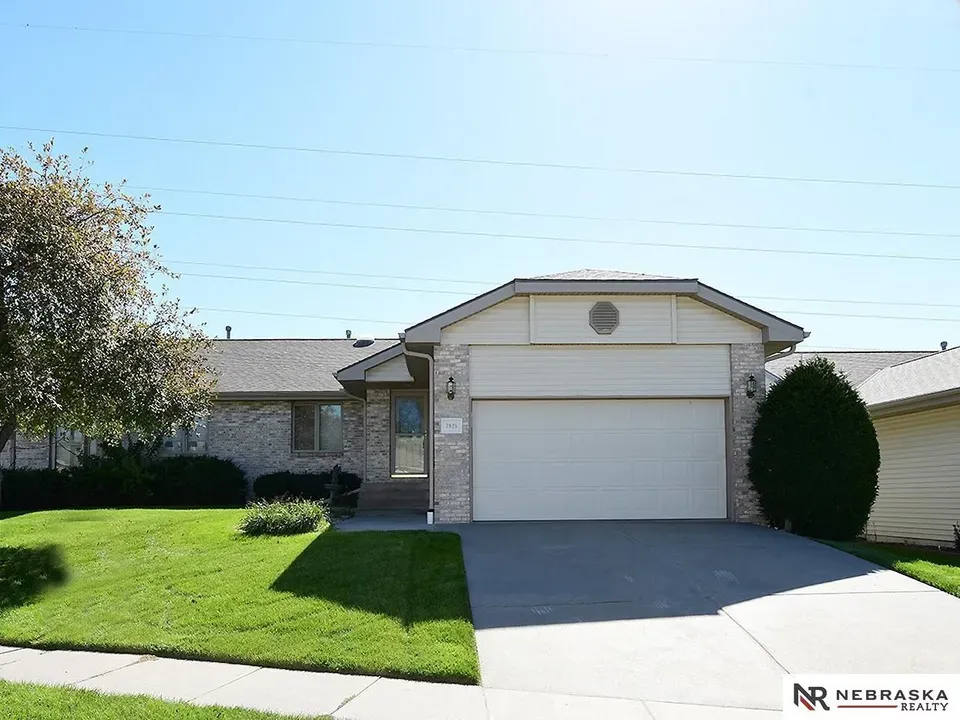 3 Bed 1 Bath Established Multi-Level Townhouse in Lincoln, NE - 2