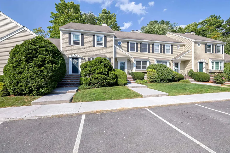 3 Bed 1 Bath Established Multi-Level Townhouse in Nashua, NH - 2