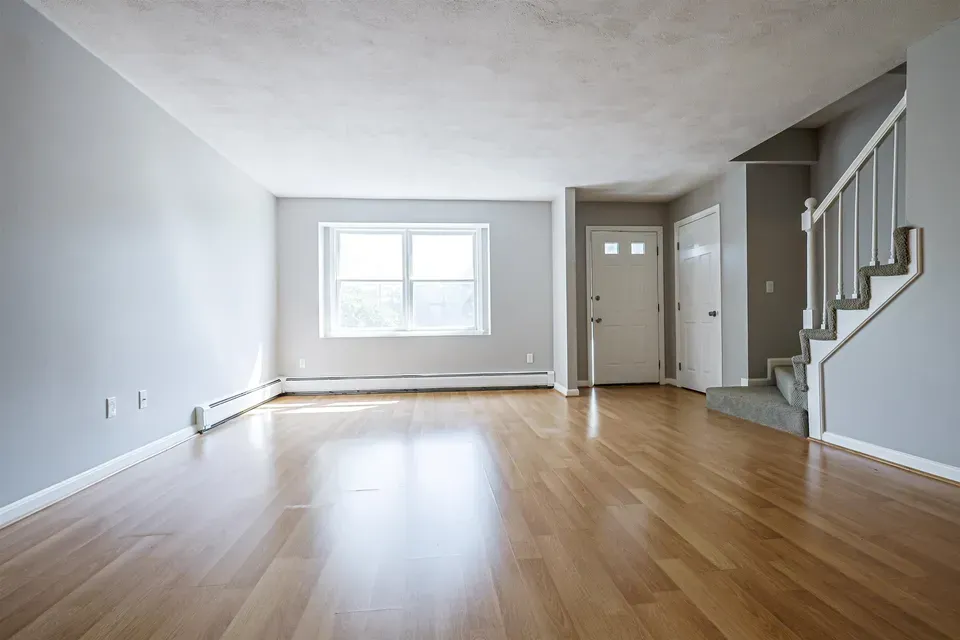 3 Bed 1 Bath Established Multi-Level Townhouse in Nashua, NH - 4