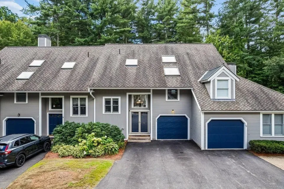 3 Bed 1 Bath Established Multi-Level Townhouse in Nashua, NH - 1
