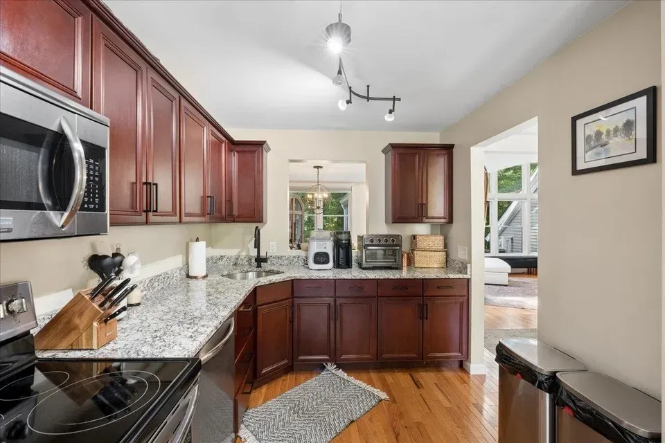 3 Bed 1 Bath Established Multi-Level Townhouse in Nashua, NH - 3