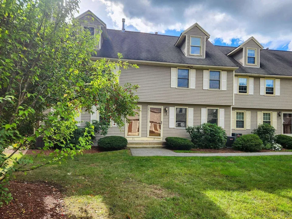 3 Bed 1 Bath Established Multi-Level Townhouse in Nashua, NH - 1