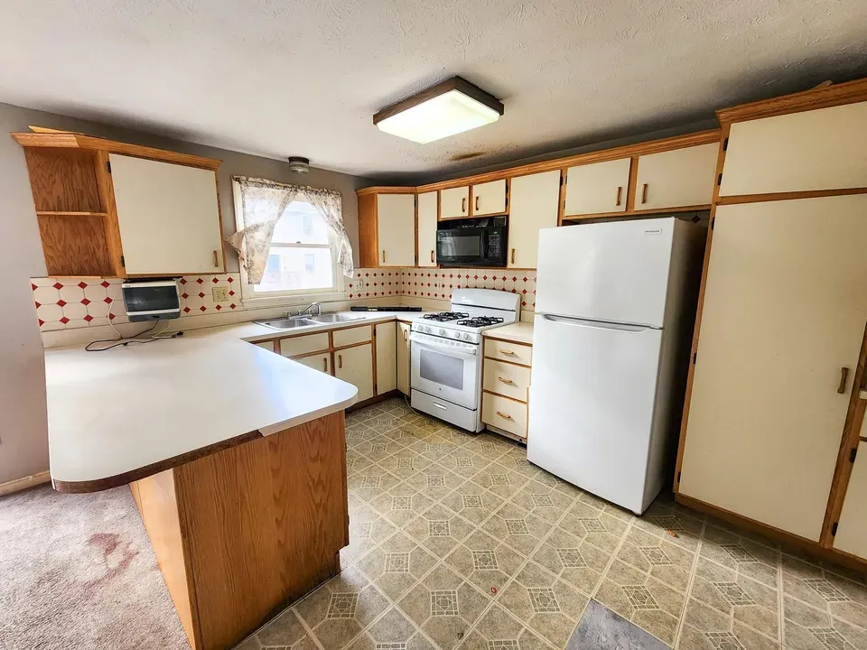 3 Bed 1 Bath Established Multi-Level Townhouse in Nashua, NH - 5