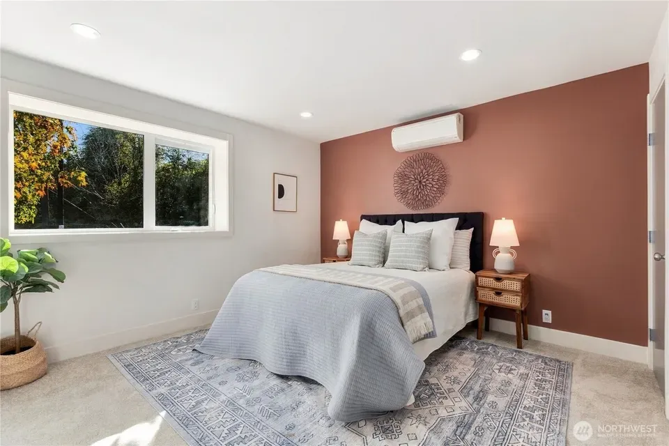 3 Bed 1 Bath Established Multi-Level Townhouse in Seattle, WA - 2
