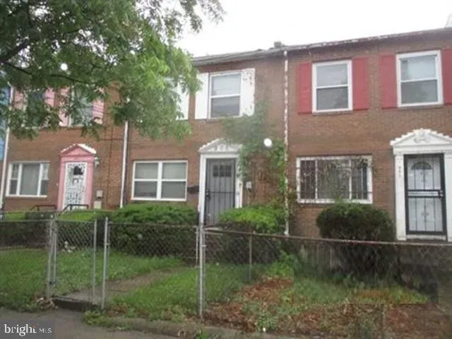 3 Bed 1 Bath Established Multi-Level Townhouse in Washington, DC - 1