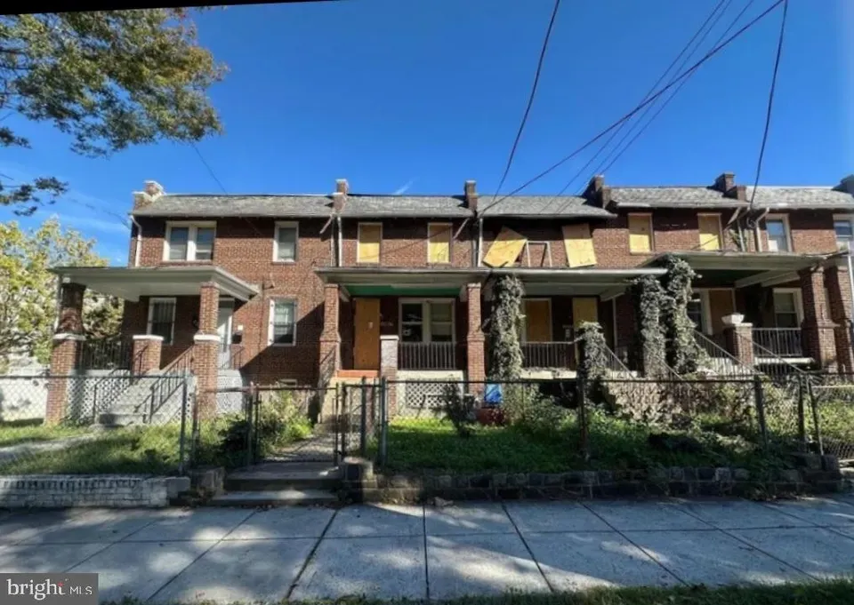 3 Bed 1 Bath Established Multi-Level Townhouse in Washington, DC - 2
