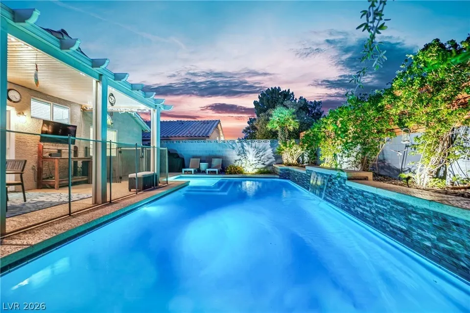 3 Bed 1 Bath Mid-Century Modern in Las Vegas, NV