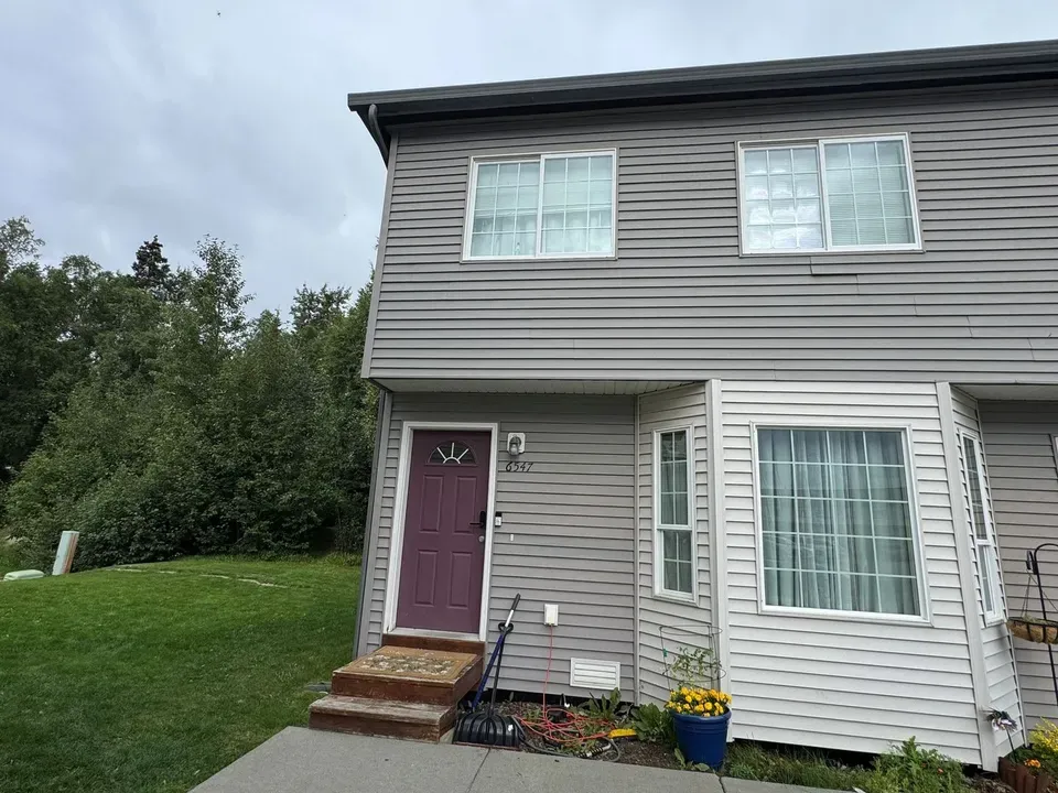 3 Bed 1 Bath Modern Contemporary Residence in Anchorage, AK