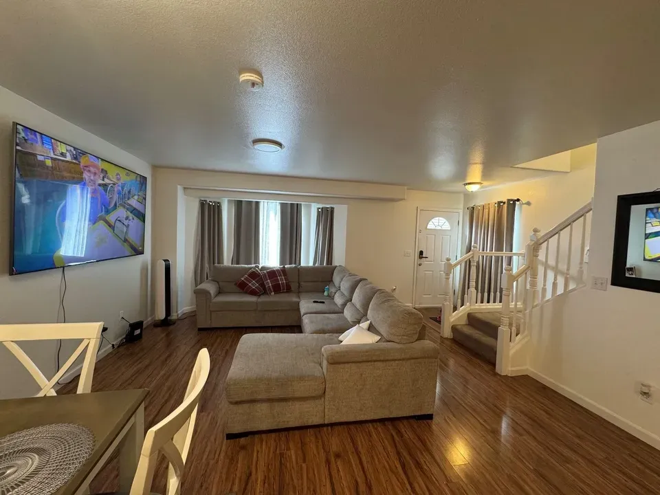 3 Bed 1 Bath Modern Contemporary Residence in Anchorage, AK - 2
