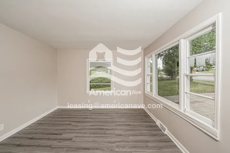 3 Bed 1 Bath Modern Contemporary Residence in Birmingham, AL - 4