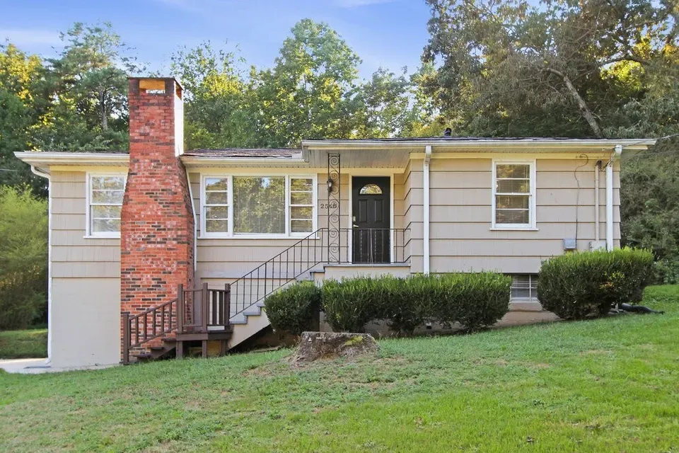 3 Bed 1 Bath Modern Contemporary Residence in Birmingham, AL