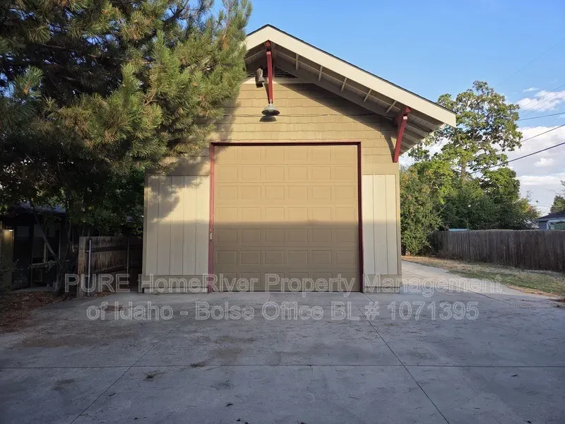 3 Bed 1 Bath Modern Contemporary Residence in Boise, ID - 1