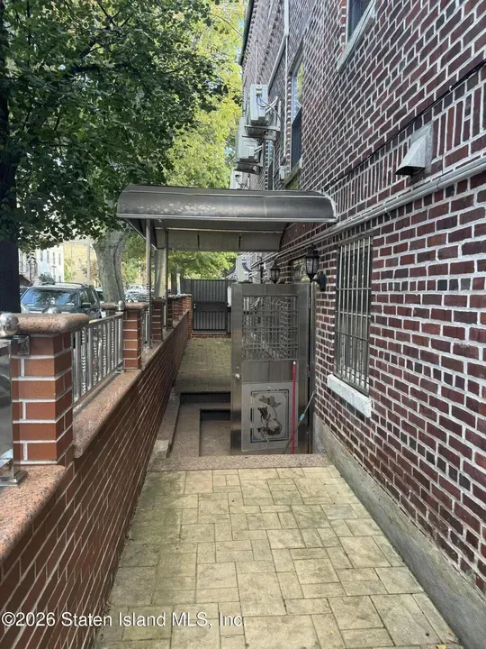 3 Bed 1 Bath Modern Contemporary Residence in Brooklyn, NY - 5