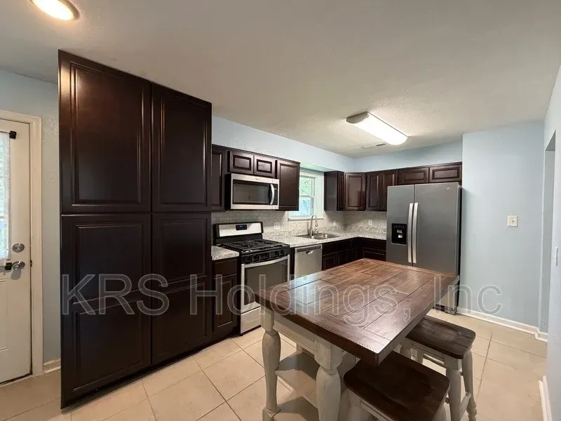 3 Bed 1 Bath Modern Contemporary Residence in Chesapeake, VA - 4