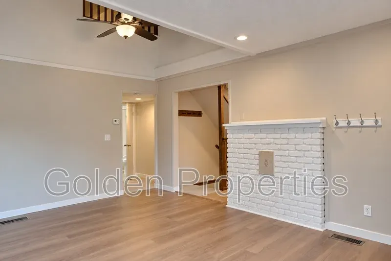 3 Bed 1 Bath Modern Contemporary Residence in Coeur d Alene, ID - 3