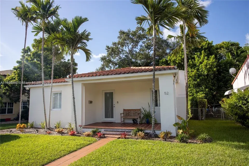 3 Bed 1 Bath Modern Contemporary Residence in Coral Gables, FL