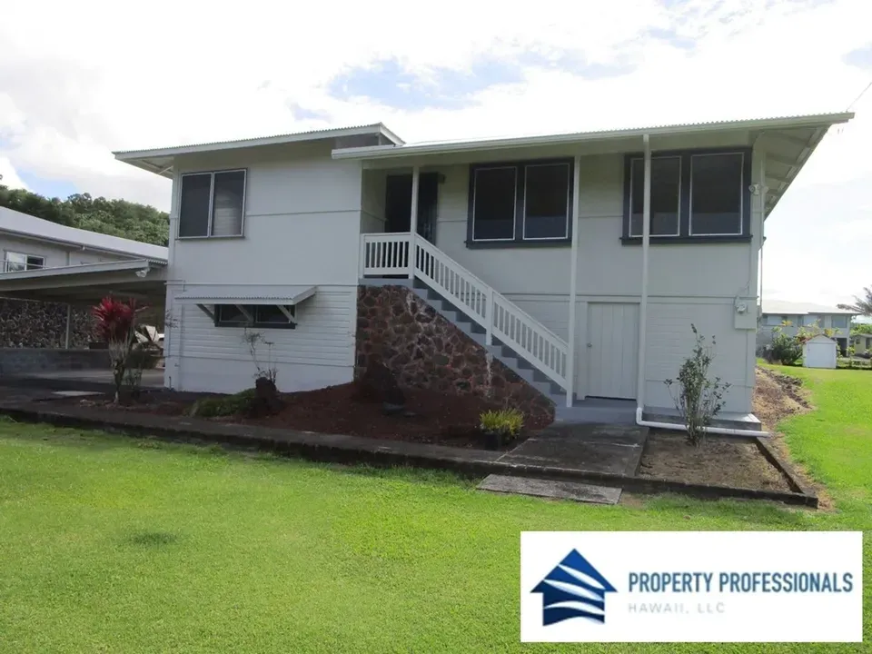 3 Bed 1 Bath Modern Contemporary Residence in Hilo, HI